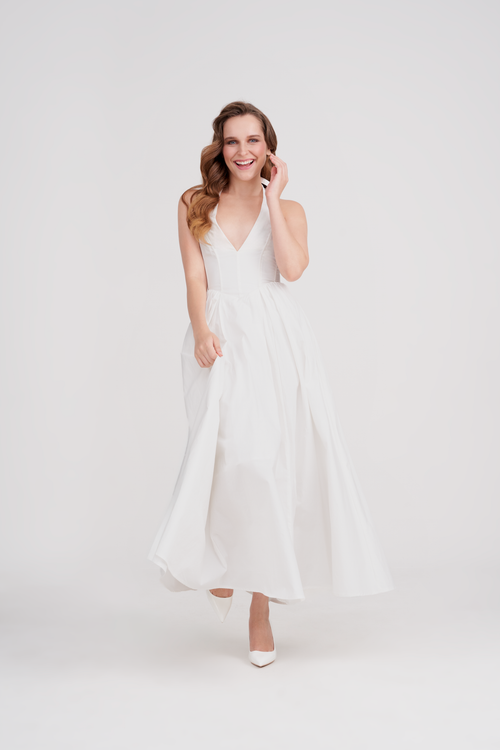 Load image 1 in gallery view. AURELIA