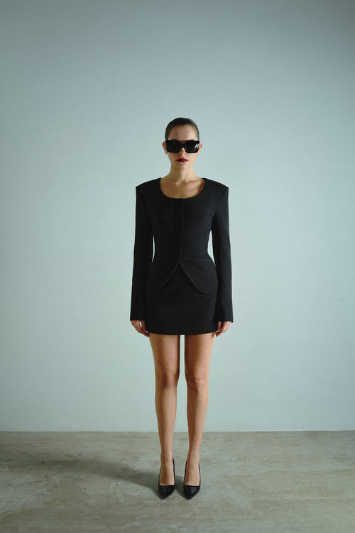 Load image 1 in gallery view. LUCIA